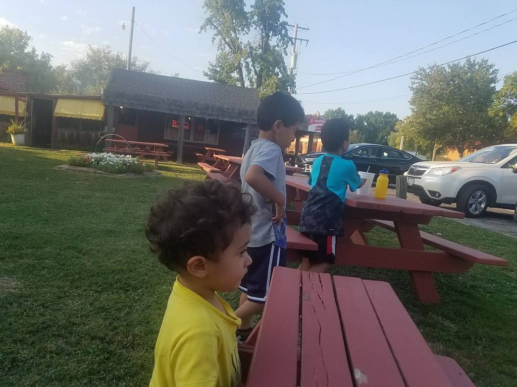 Barneys Bar BQ | restaurant | 16011 Manchester Rd, Ellisville, MO 63011, USA | 6362272300 OR +1 636-227-2300