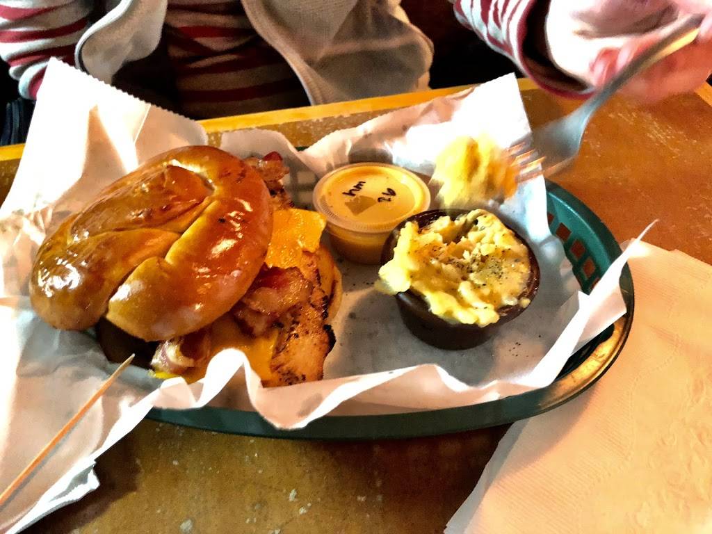 Chicago St. Pub | restaurant | 75 N Chicago St, Joliet, IL 60432, USA | 8157277171 OR +1 815-727-7171