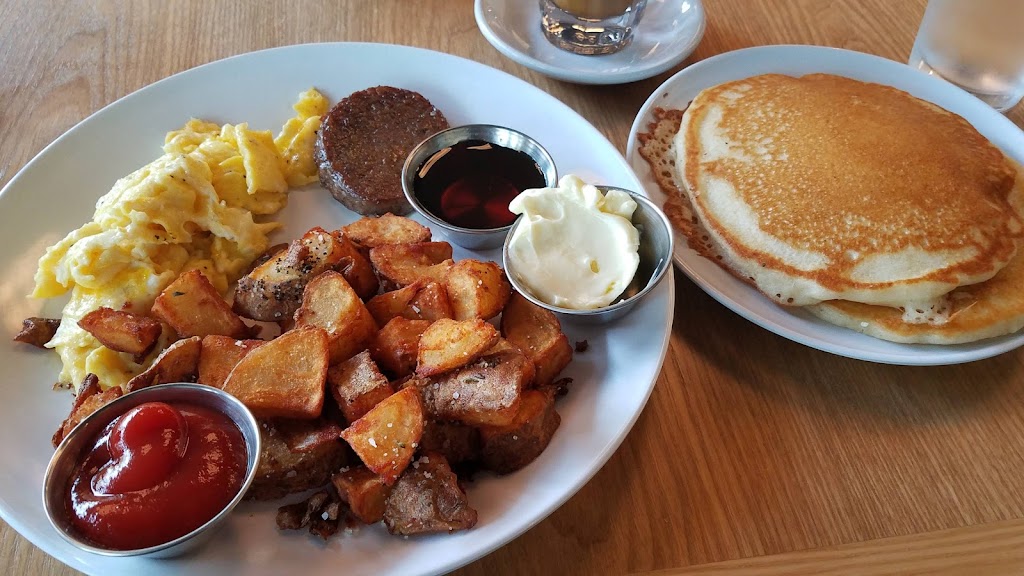 The Board and Brew | restaurant | 33rd & Chestnut, 3200 Chestnut St, Philadelphia, PA 19104, USA | 2678570229 OR +1 267-857-0229