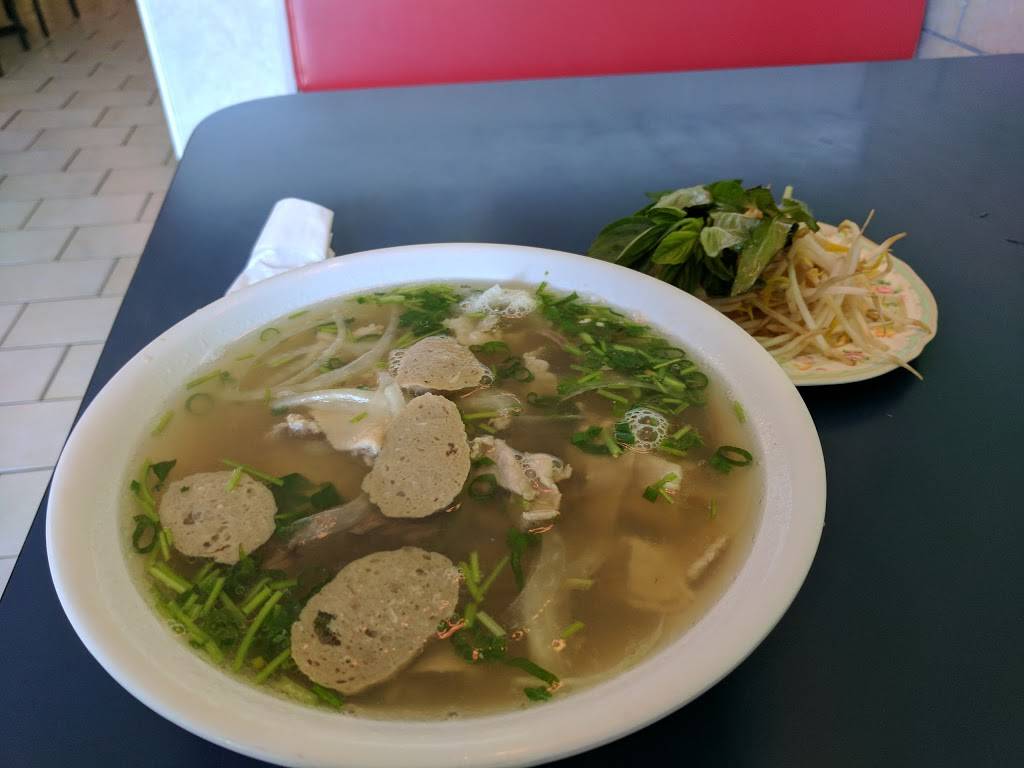 Pho Saigon Restaurant | restaurant | 52 Erie St N, Leamington, ON N8H 2Z4, Canada | 5193225376 OR +1 519-322-5376