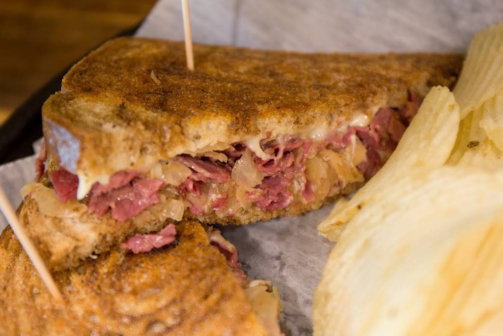 The Old Dusty Dog | restaurant | 902 Broadway St, Paducah, KY 42001, USA | 2704426637 OR +1 270-442-6637