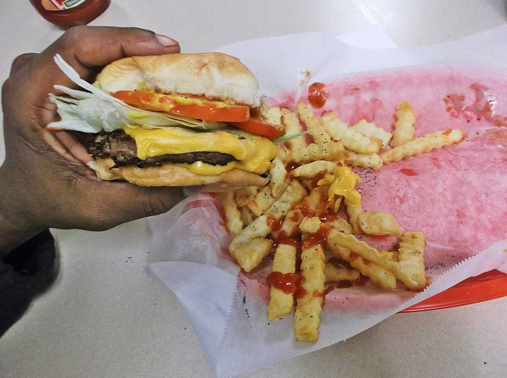 Walshs Chicken & More | restaurant | 24 W Church St, Martinsville, VA 24112, USA | 2766321146 OR +1 276-632-1146