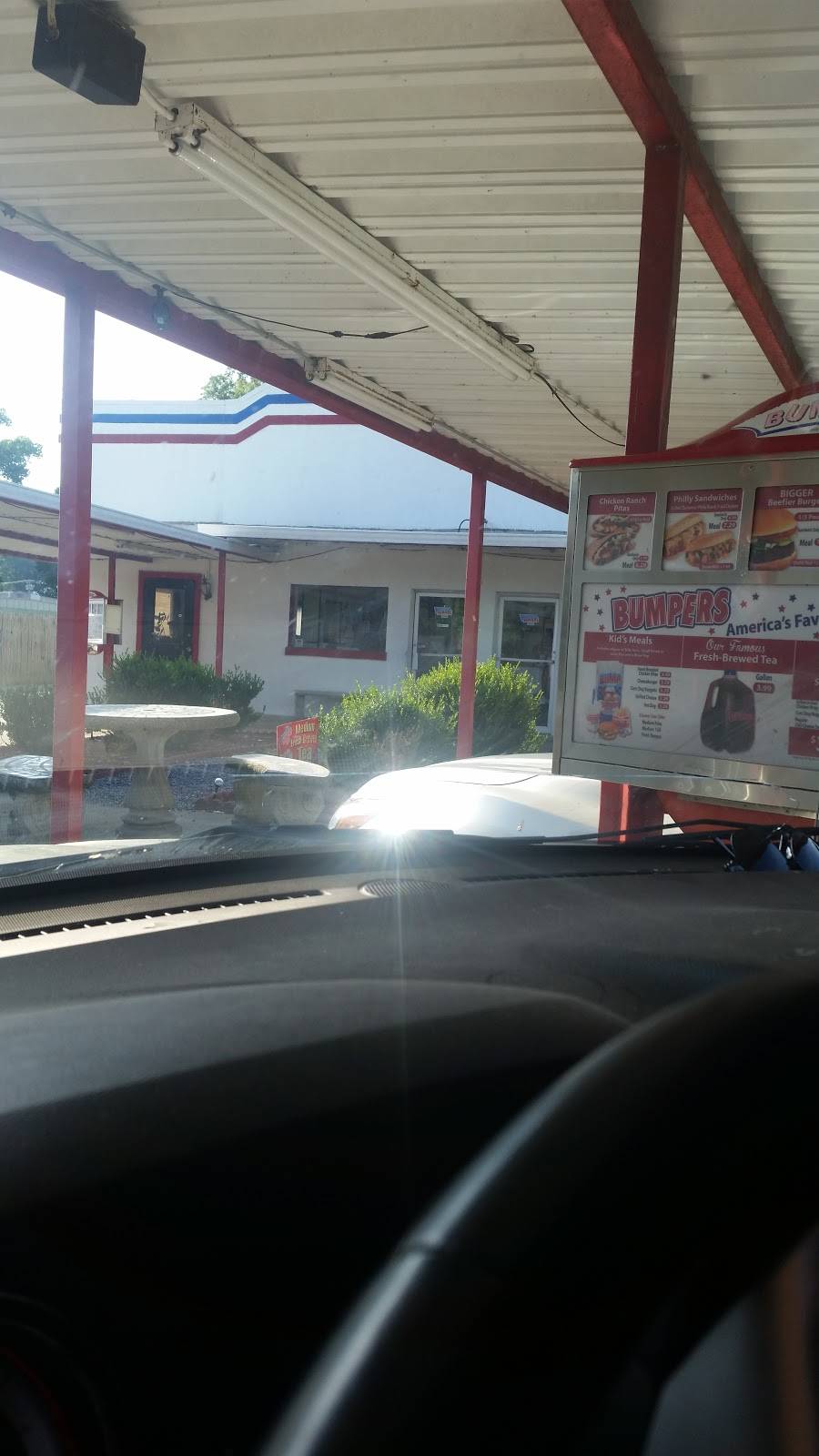 Bumpers Drive-In of America | restaurant | 513 E Main St, Charleston, MS 38921, USA | 6626479420 OR +1 662-647-9420