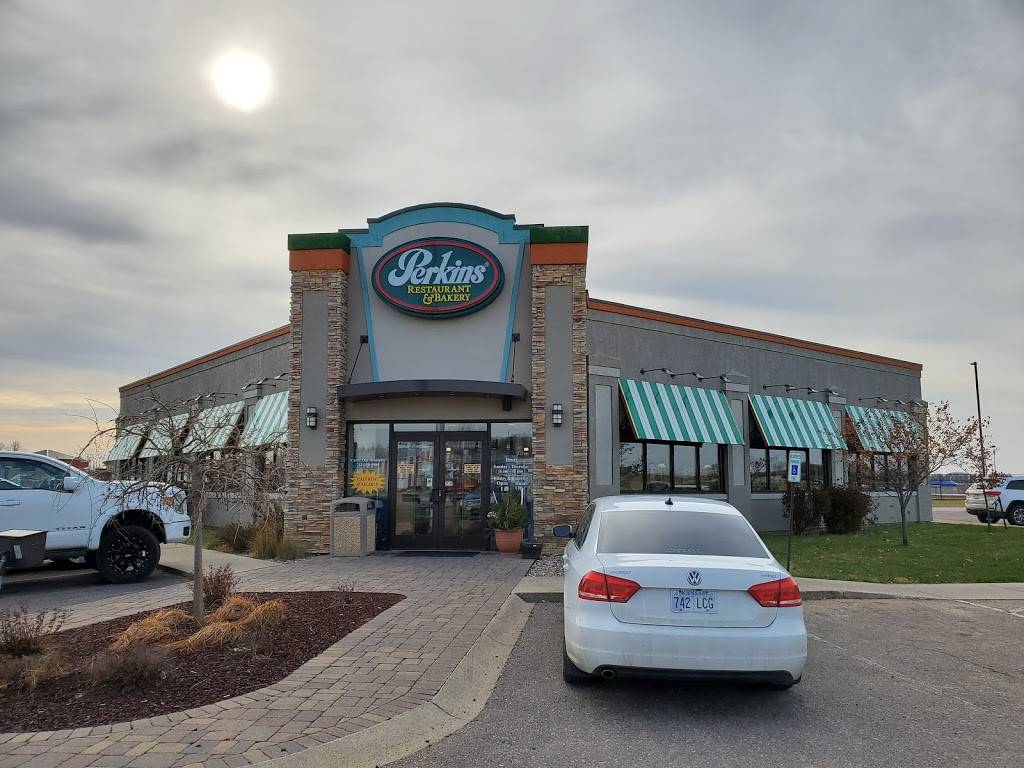 Perkins Restaurant & Bakery | restaurant | 2400 N Ave, Milford, IA 51351, USA | 7123384060 OR +1 712-338-4060
