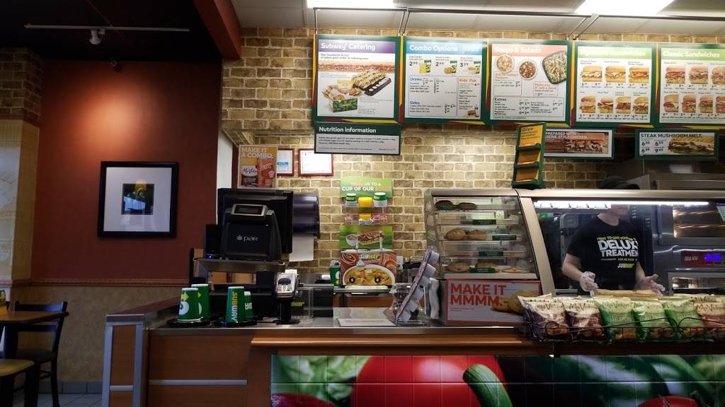 Subway | restaurant | 204 Lauzon Rd, Windsor, ON N8S 3L6, Canada | 5199454974 OR +1 519-945-4974
