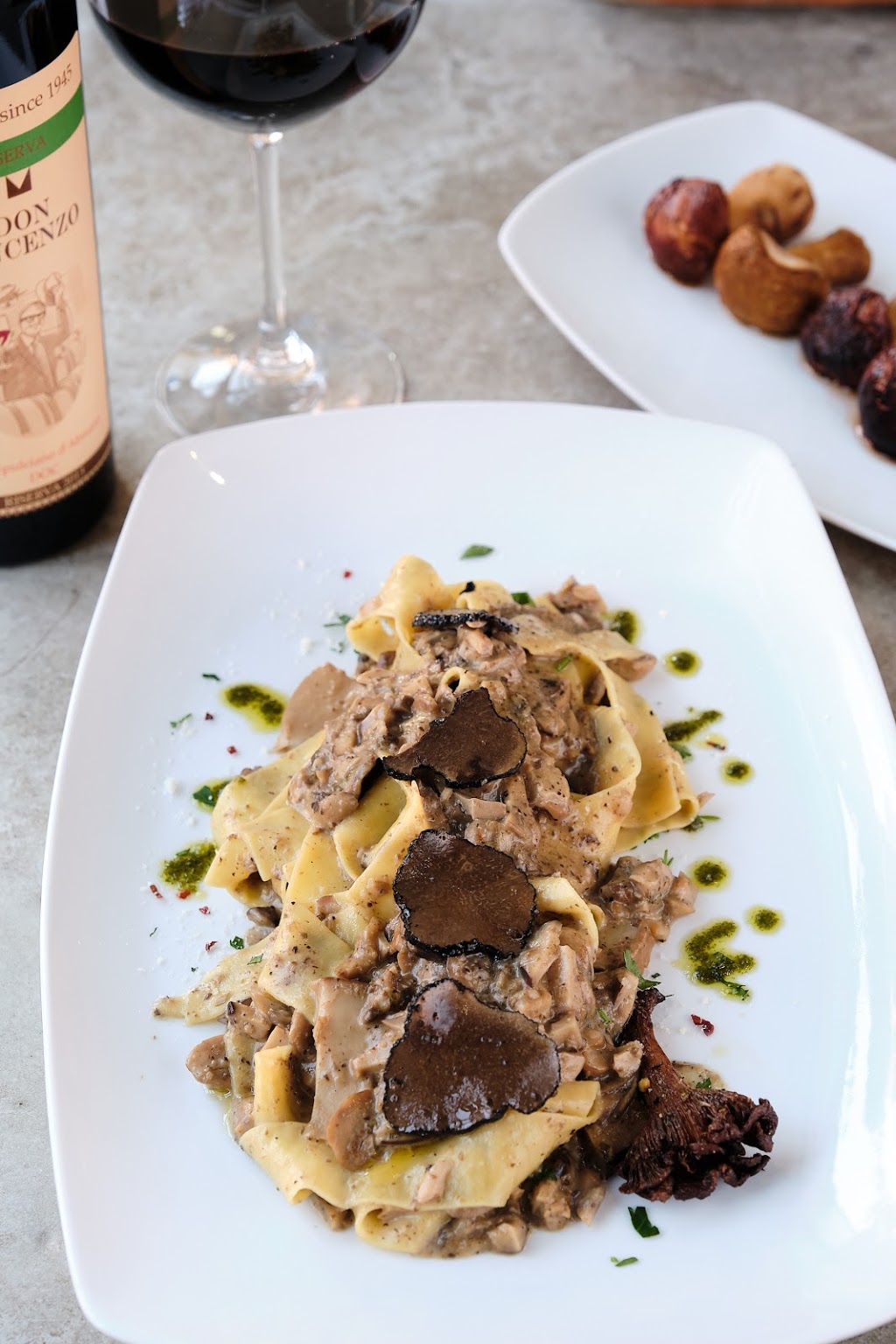 Vinotta | restaurant | 361 Moody St, Waltham, MA 02453, USA | 7813739128 OR +1 781-373-9128