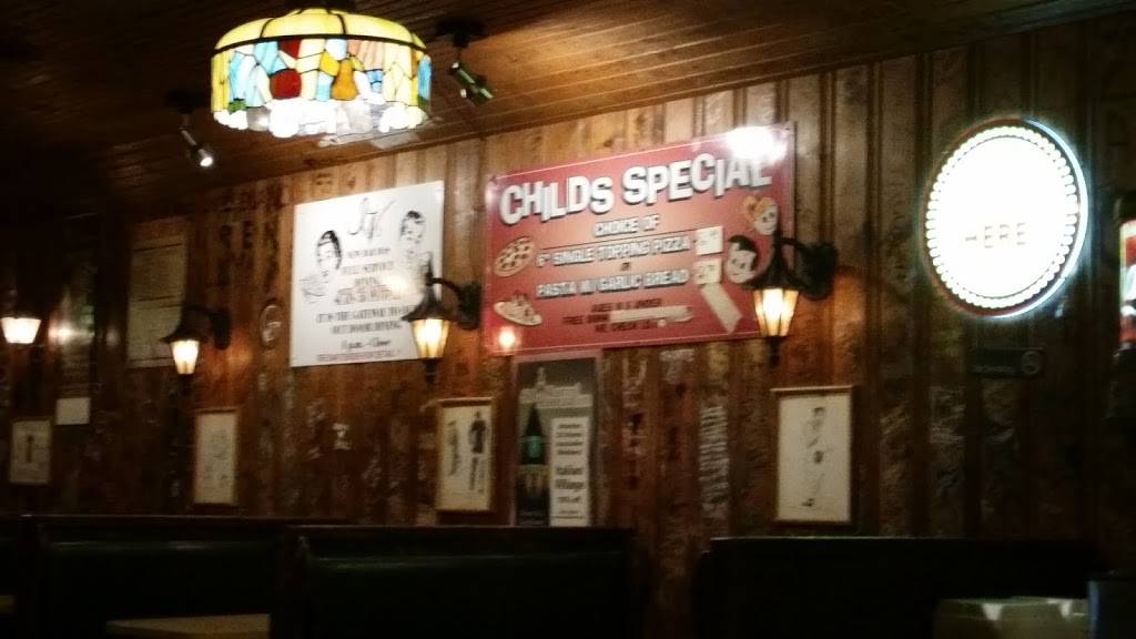 Italian Village | restaurant | 405 S Washington St, Carbondale, IL 62901, USA | 6184576559 OR +1 618-457-6559