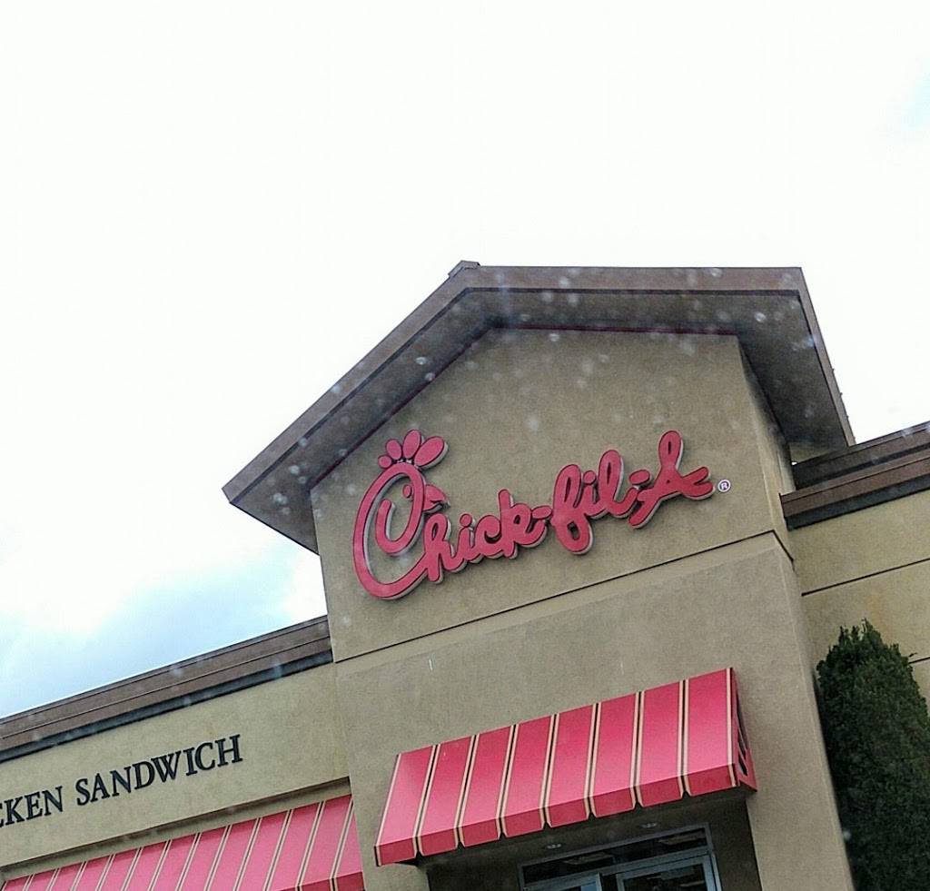 Chick-fil-A | restaurant | 3570 Sports Arena Blvd, San Diego, CA 92110, USA | 6197581555 OR +1 619-758-1555