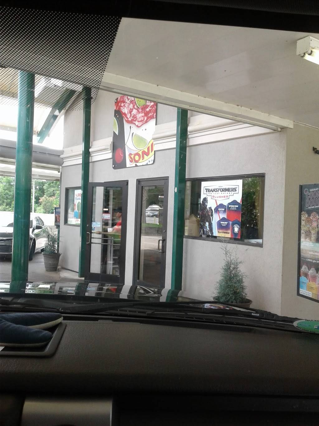 Sonic Drive-In | restaurant | 4725 Main St, Moss Point, MS 39563, USA | 2284756725 OR +1 228-475-6725