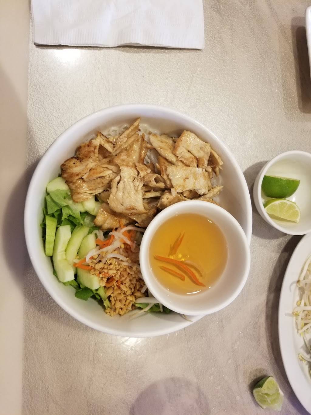 Pho Bistro Centreville | restaurant | 6053 Centreville Crest Ln, Centreville, VA 20121, USA | 7032668803 OR +1 703-266-8803