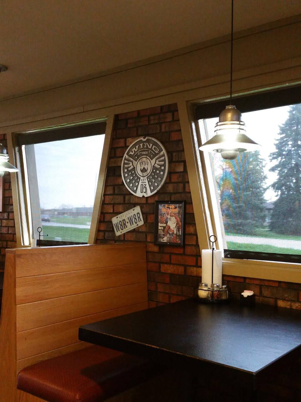 Pizza Hut | restaurant | 1080 E Main St, Brownsburg, IN 46112, USA | 3178523129 OR +1 317-852-3129