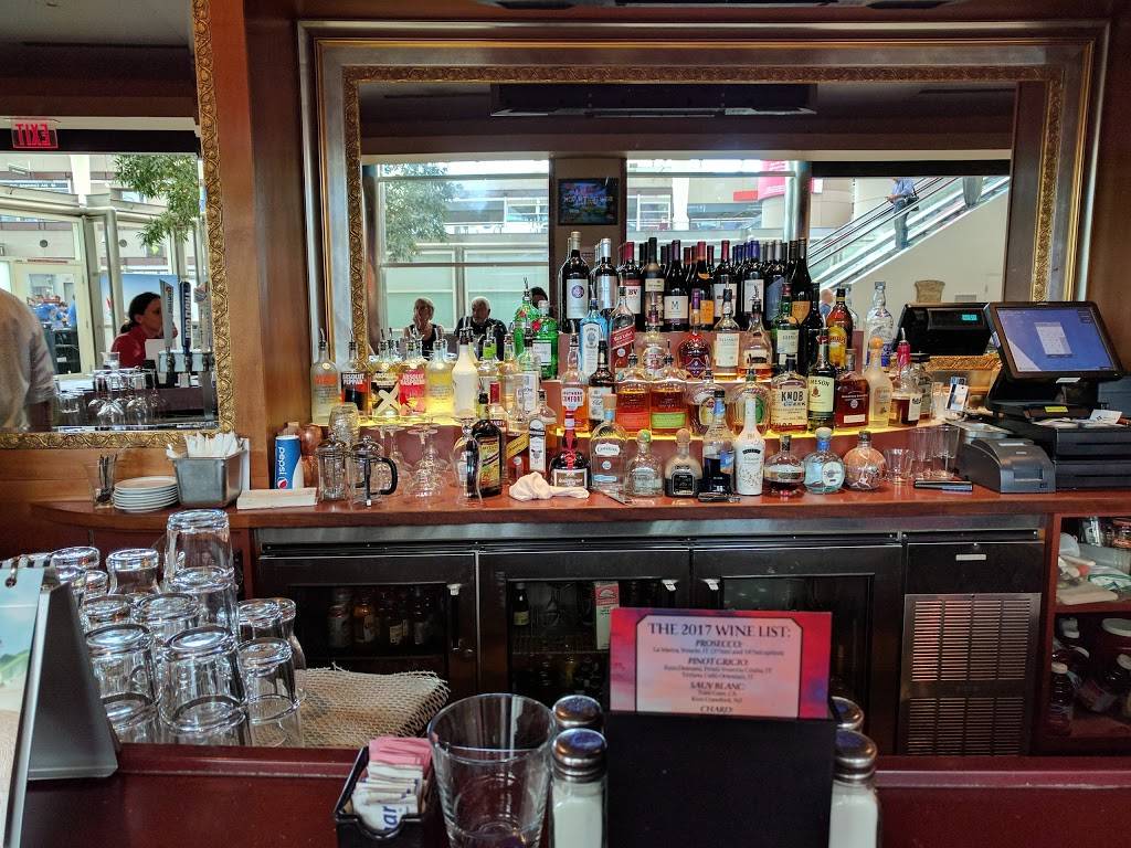 Red Rocks Bar & BBQ | restaurant | 8500 Peña Blvd, Denver, CO 80249, USA | 3033427176 OR +1 303-342-7176