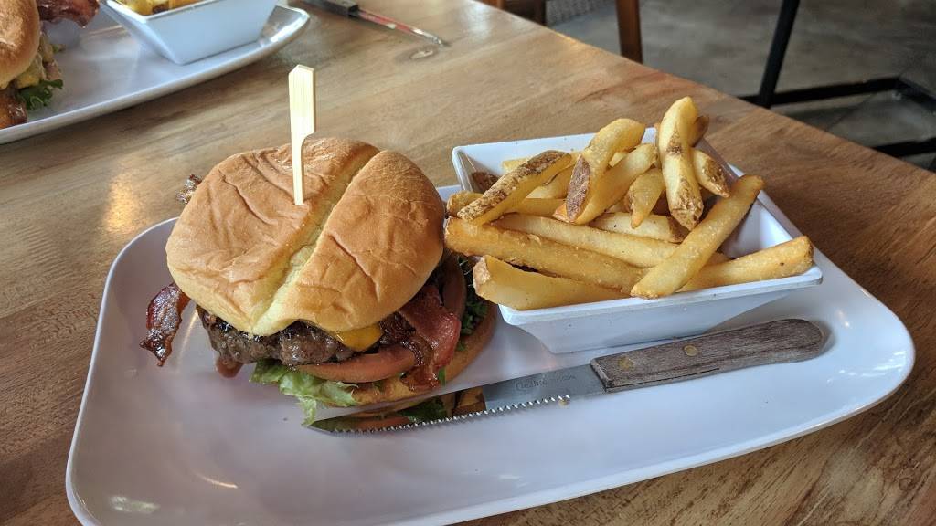 otter bar and Burger | restaurant | 2379 Eastlake Ave E, Seattle, WA 98102, USA | 2069069401 OR +1 206-906-9401