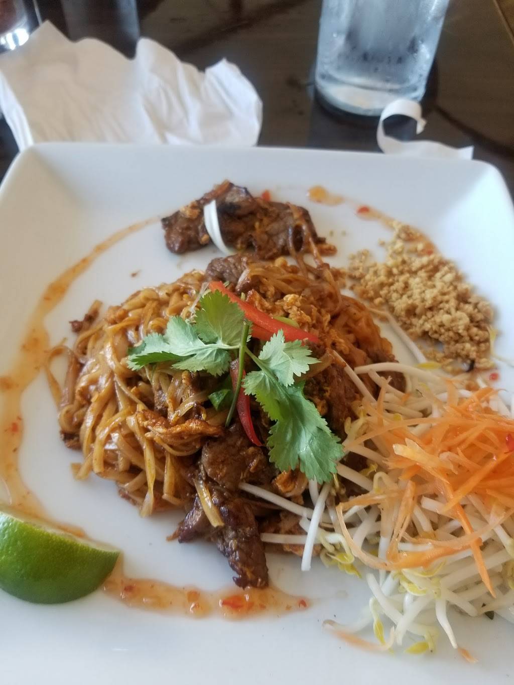 Red Elephant Thai Cuisine | restaurant | 3000 Windy Hill Rd SE Ste A1, Marietta, GA 30067, USA | 7709801890 OR +1 770-980-1890