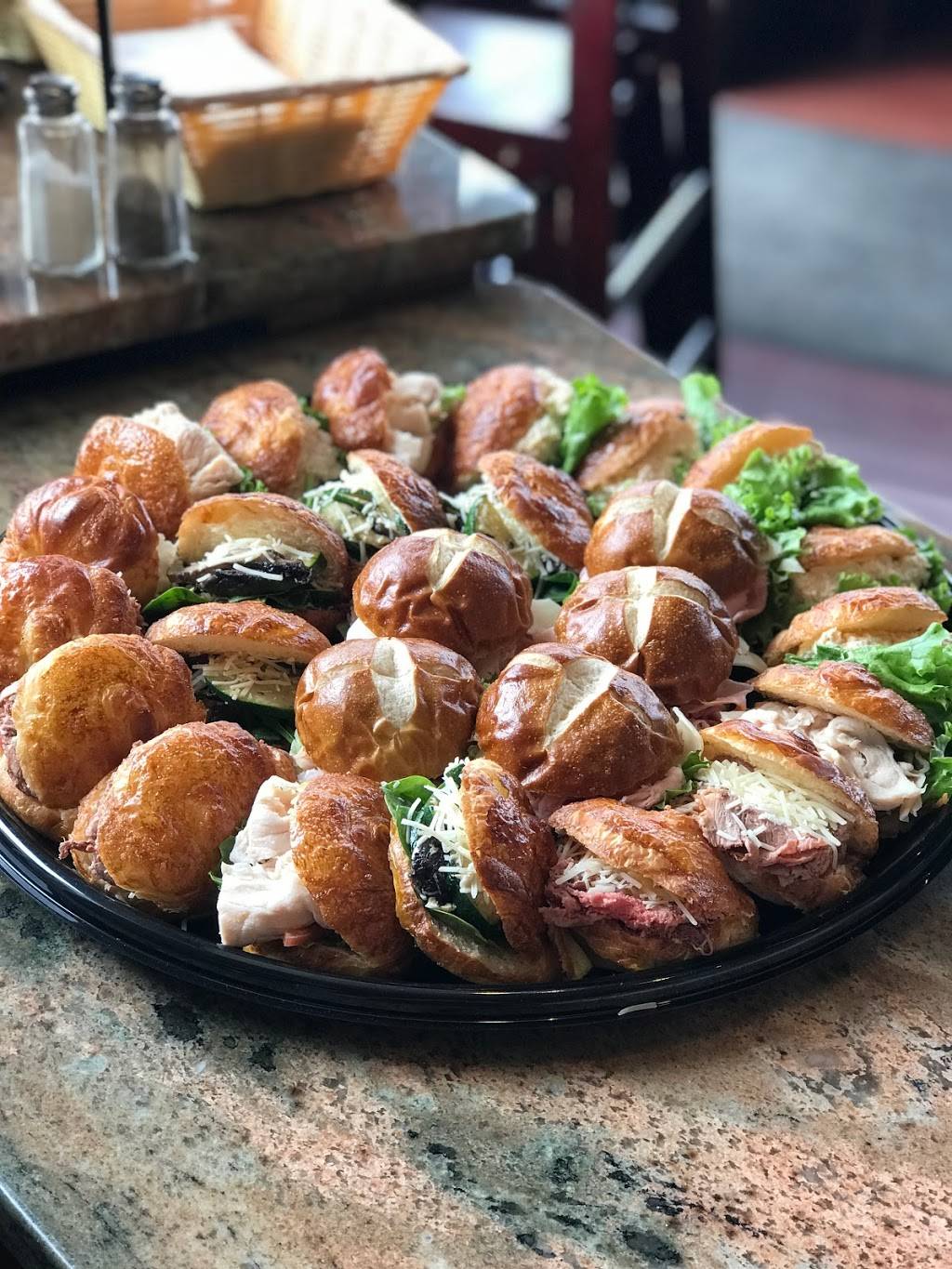 Savory Salads | bakery | 215 N Hough St, Barrington, IL 60010, USA | 8472777800 OR +1 847-277-7800