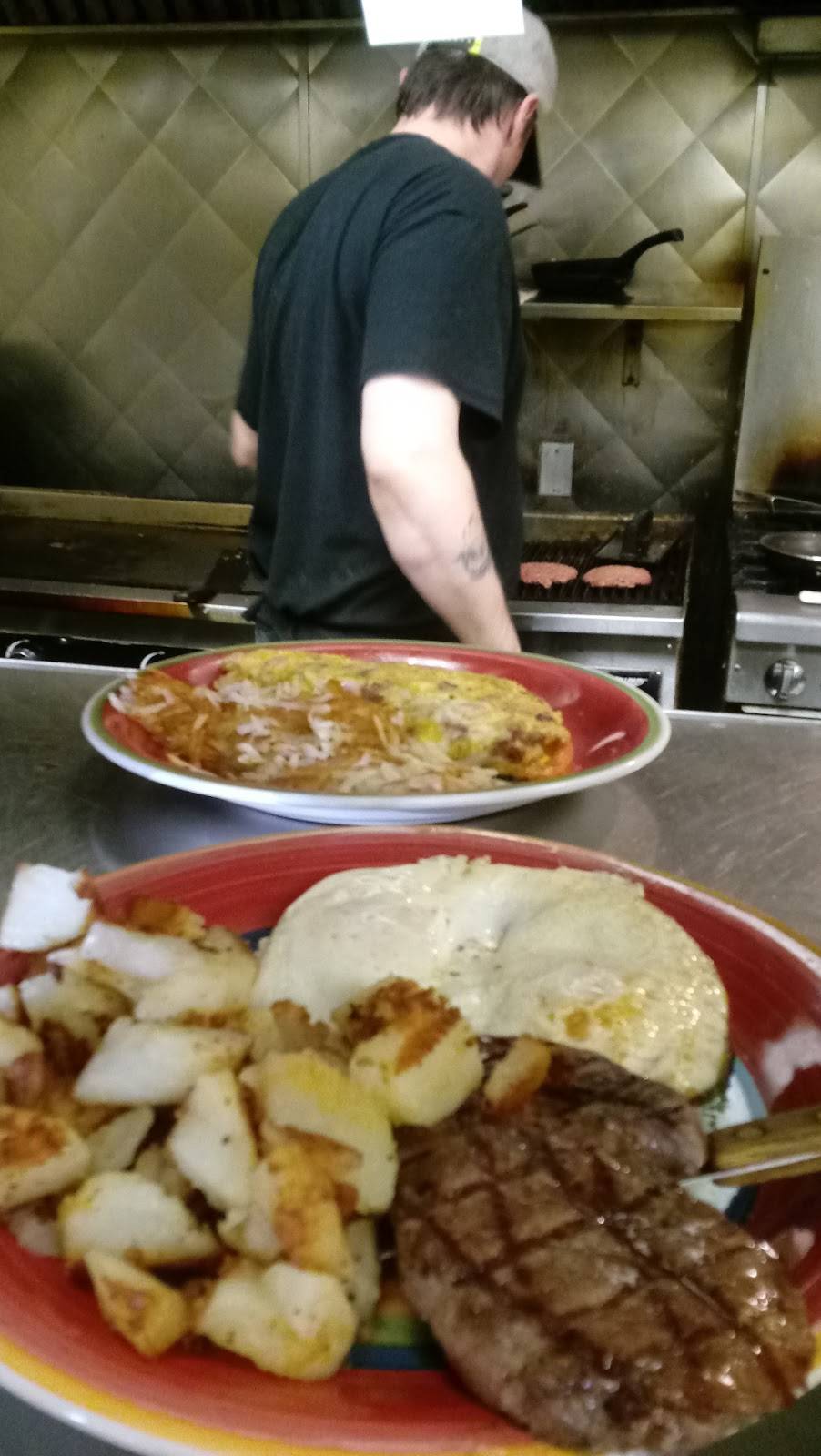 Grannys Griddle | restaurant | 5624 E Apple Ave, Muskegon, MI 49442, USA | 2315636742 OR +1 231-563-6742