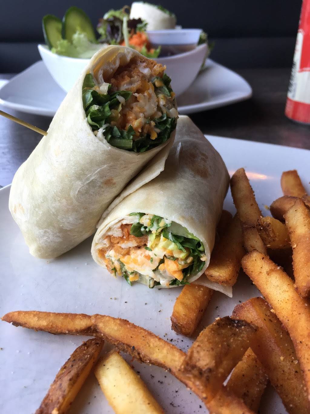 The Upper Deck TapHouse + Grill | restaurant | 210 Martindale Rd, St. Catharines, ON L2R 6P9, Canada | 9056823325 OR +1 905-682-3325