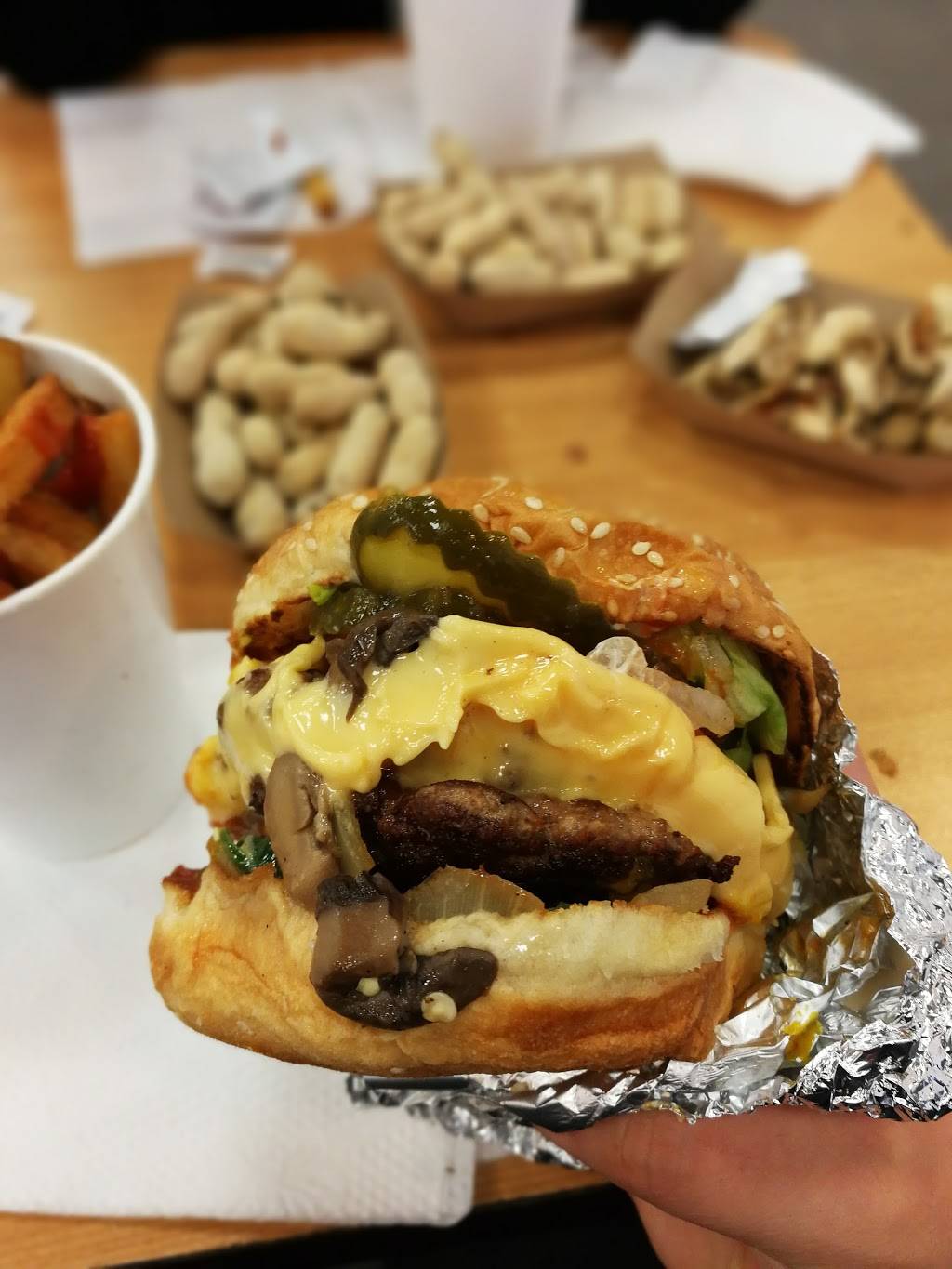 Five Guys | meal takeaway | 3530 Boulevard des Sources, Dollard-des-Ormeaux, QC H9B 1Z9, Canada | 5146834545 OR +1 514-683-4545
