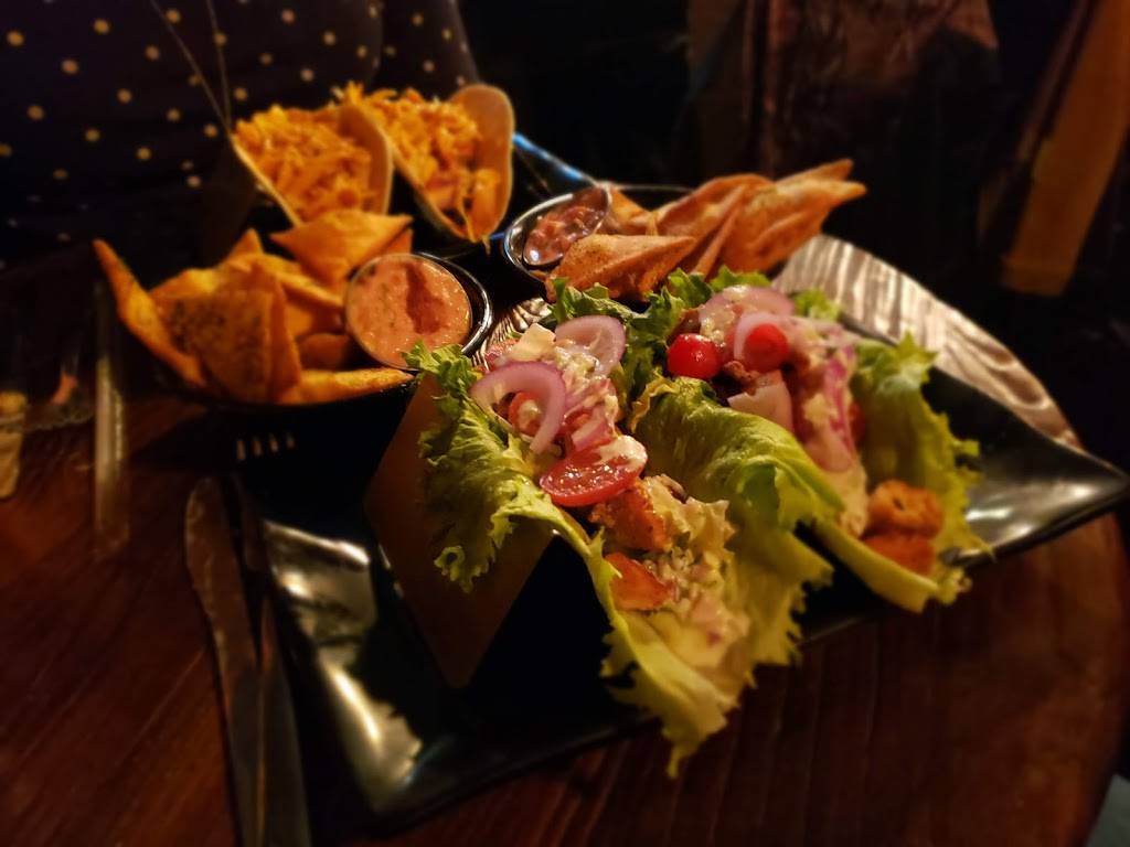 Two Travelers Tavern | restaurant | 8097 Main St, Garrettsville, OH 44231, USA | 3305278134 OR +1 330-527-8134