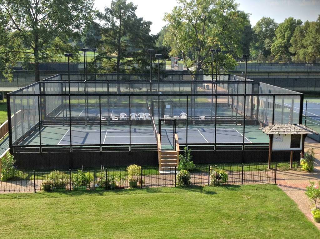 Creve Coeur Racquet Club | restaurant | 12691 Conway Rd, Creve Coeur, MO 63141, USA | 3144340344 OR +1 314-434-0344