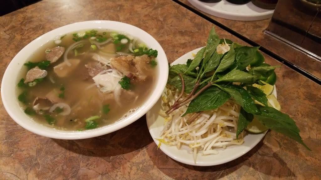 Pho Alderwood | restaurant | 2701 184th Ave West #107, Lynnwood, WA 98037, USA | 4257440990 OR +1 425-744-0990