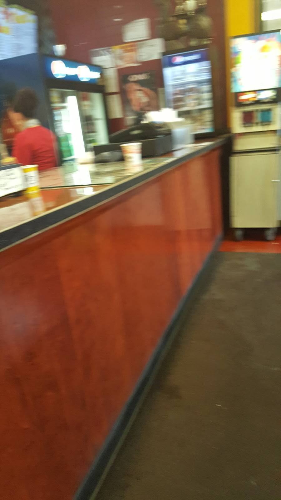 Kennedy Fried Chicken | restaurant | 333 High St, Holyoke, MA 01040, USA | 4135329993 OR +1 413-532-9993