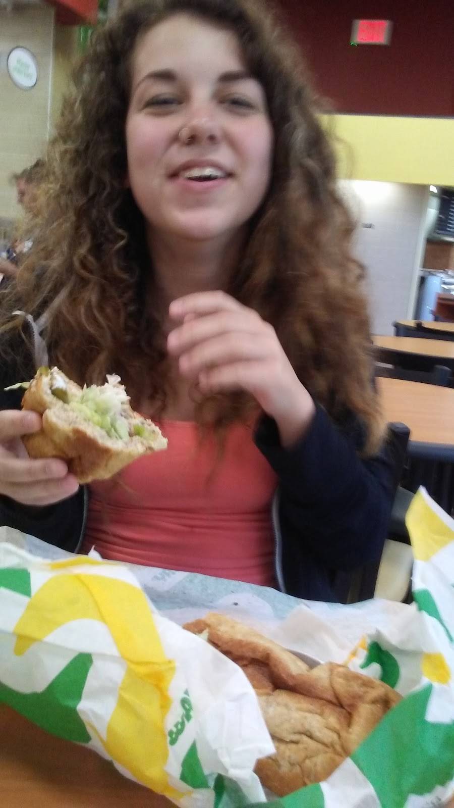 Subway | restaurant | 2100 N Bechtle Ave, Springfield, OH 45504, USA | 9373421104 OR +1 937-342-1104