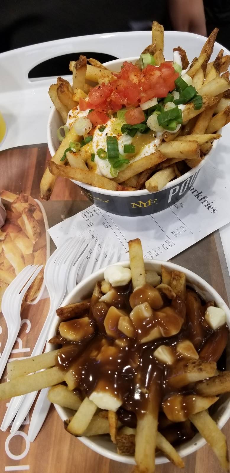New York Fries | restaurant | 9350 Yonge St, Richmond Hill, ON L4C 5G2, Canada | 9057602244 OR +1 905-760-2244