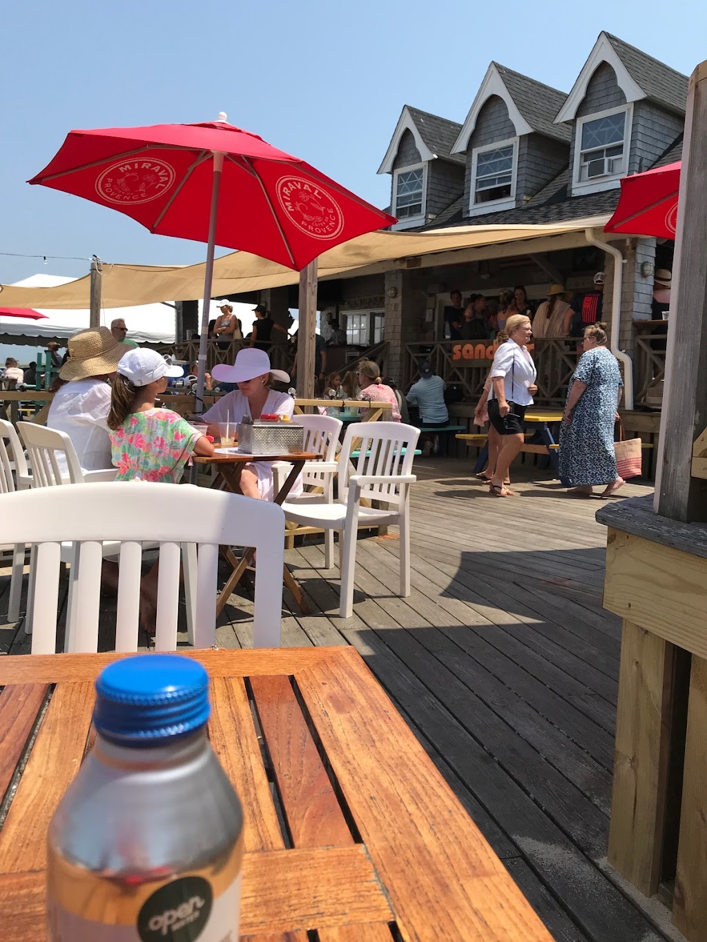 Sandbar at Jetties Beach Bar & Restaurant | restaurant | 4 Bathing Beach Rd #2234, Nantucket, MA 02554, USA | 5082282279 OR +1 508-228-2279