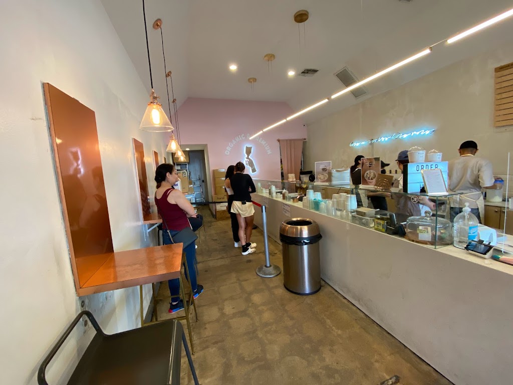 Holy Roly Ice Cream | restaurant | 3450 W 6th St Suite 109A, Los Angeles, CA 90020, USA | 2136747298 OR +1 213-674-7298