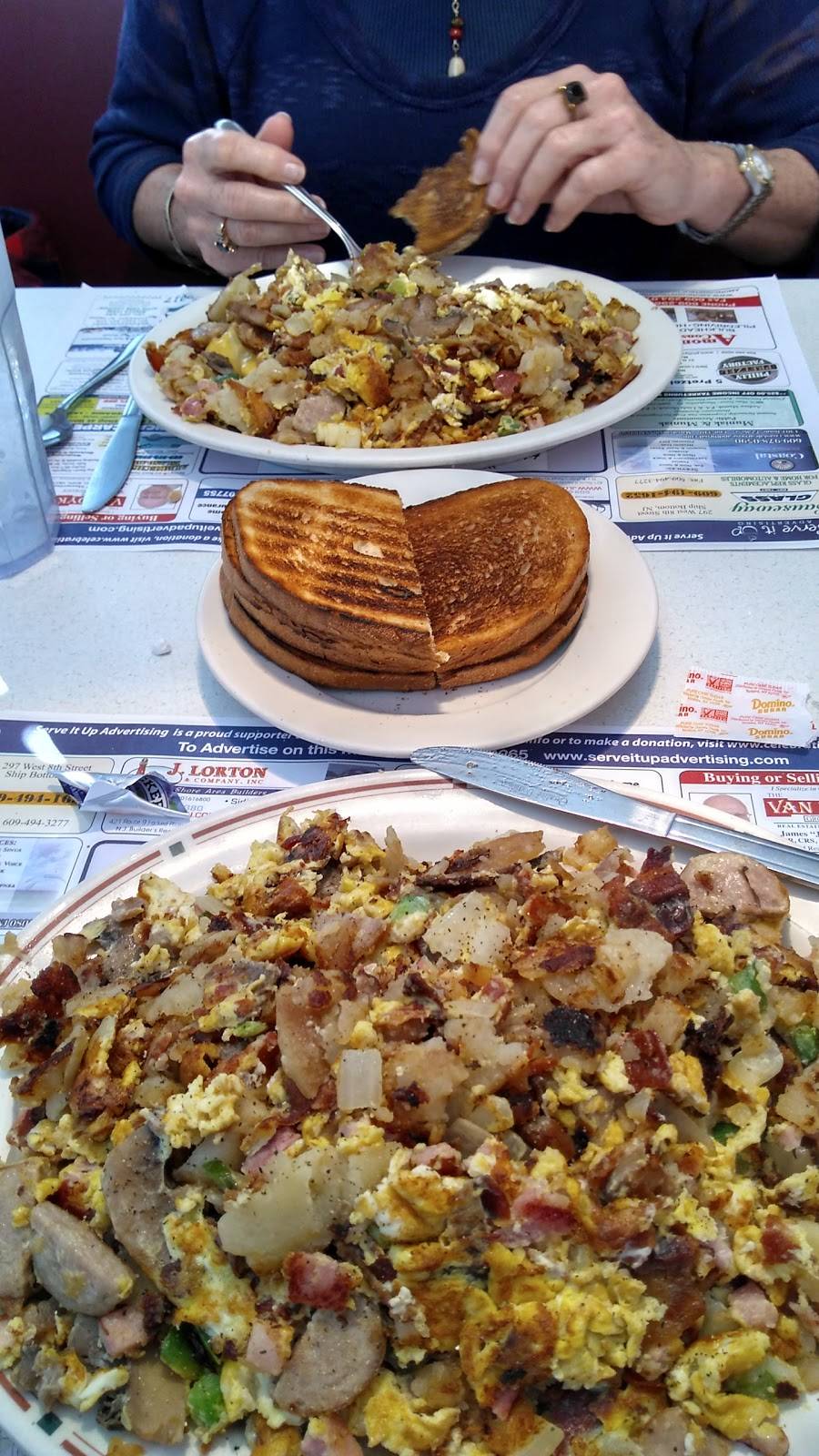 Horizon Diner | restaurant | 32 E Bay Ave, Manahawkin, NJ 08050, USA | 6095974771 OR +1 609-597-4771