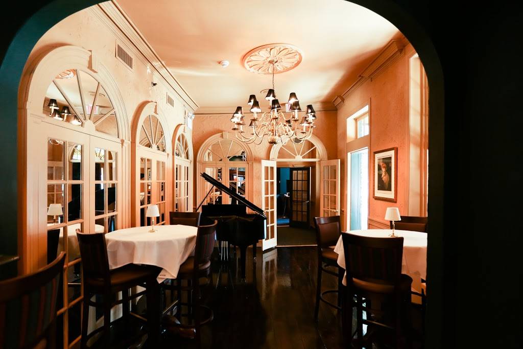 Roccos at The Brick | restaurant | 1 Washington Ave, Newtown, PA 18940, USA | 2158608313 OR +1 215-860-8313