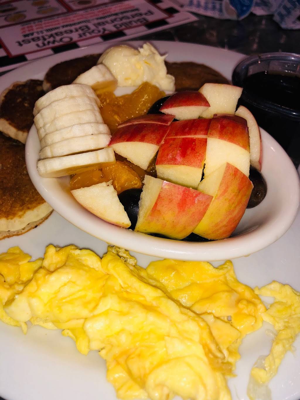 Traceys Diner | restaurant | 724 J St, Marysville, CA 95901, USA | 5309232567 OR +1 530-923-2567