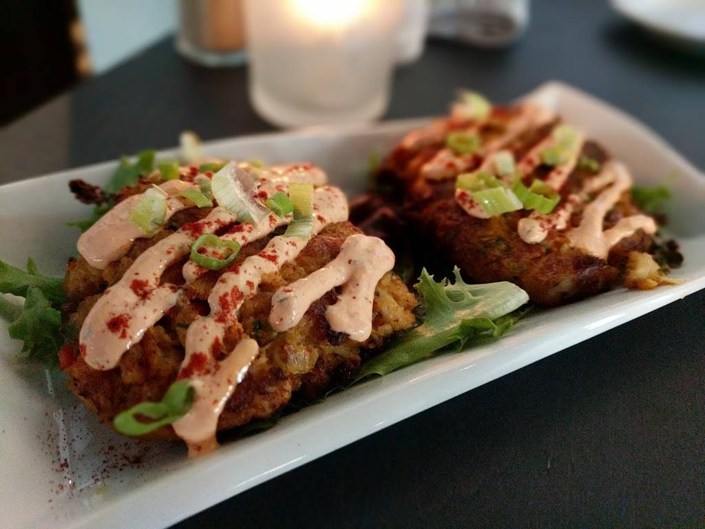 Chucks Fish Athens | restaurant | 220 W Broad St, Athens, GA 30601, USA | 7063956611 OR +1 706-395-6611