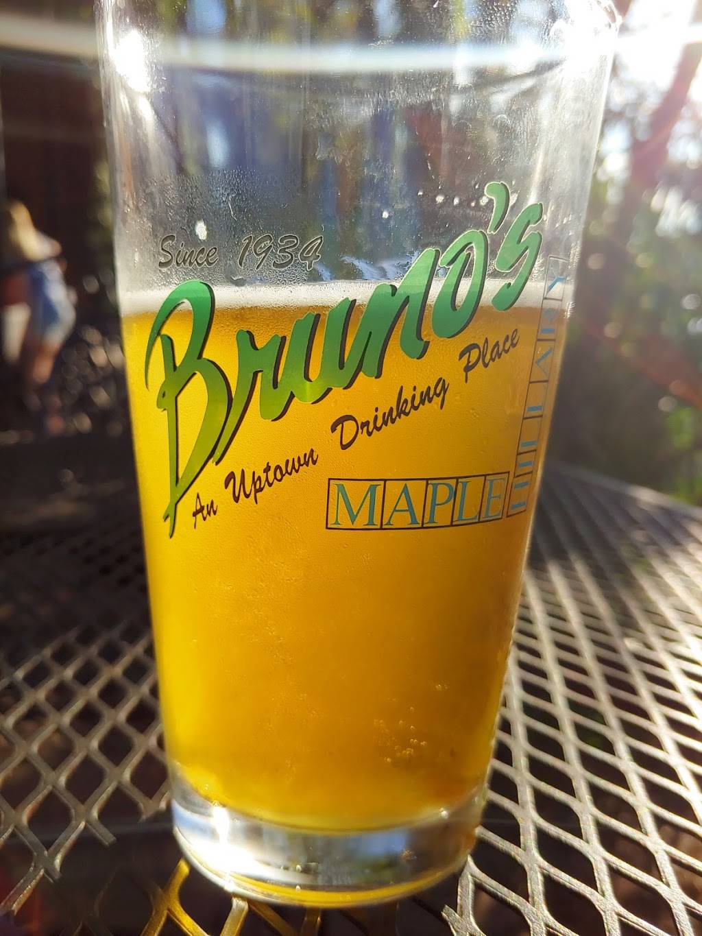 Brunos Tavern | restaurant | 7538 Maple St, New Orleans, LA 70118, USA | 5048617615 OR +1 504-861-7615