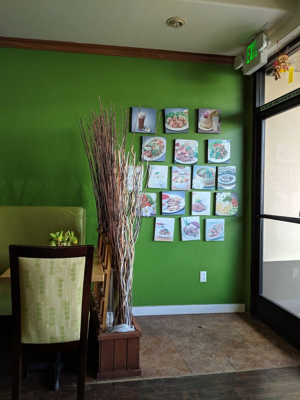 Coconut Thai Cuisine | restaurant | 18594 Ventura Blvd, Tarzana, CA 91356, USA | 8189389448 OR +1 818-938-9448