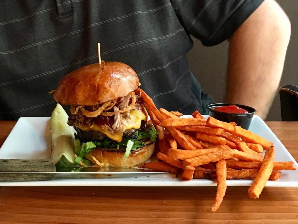 The Lodge Sports Grille | restaurant | 1102 4th Ave, Seattle, WA 98101, USA | 2065577360 OR +1 206-557-7360