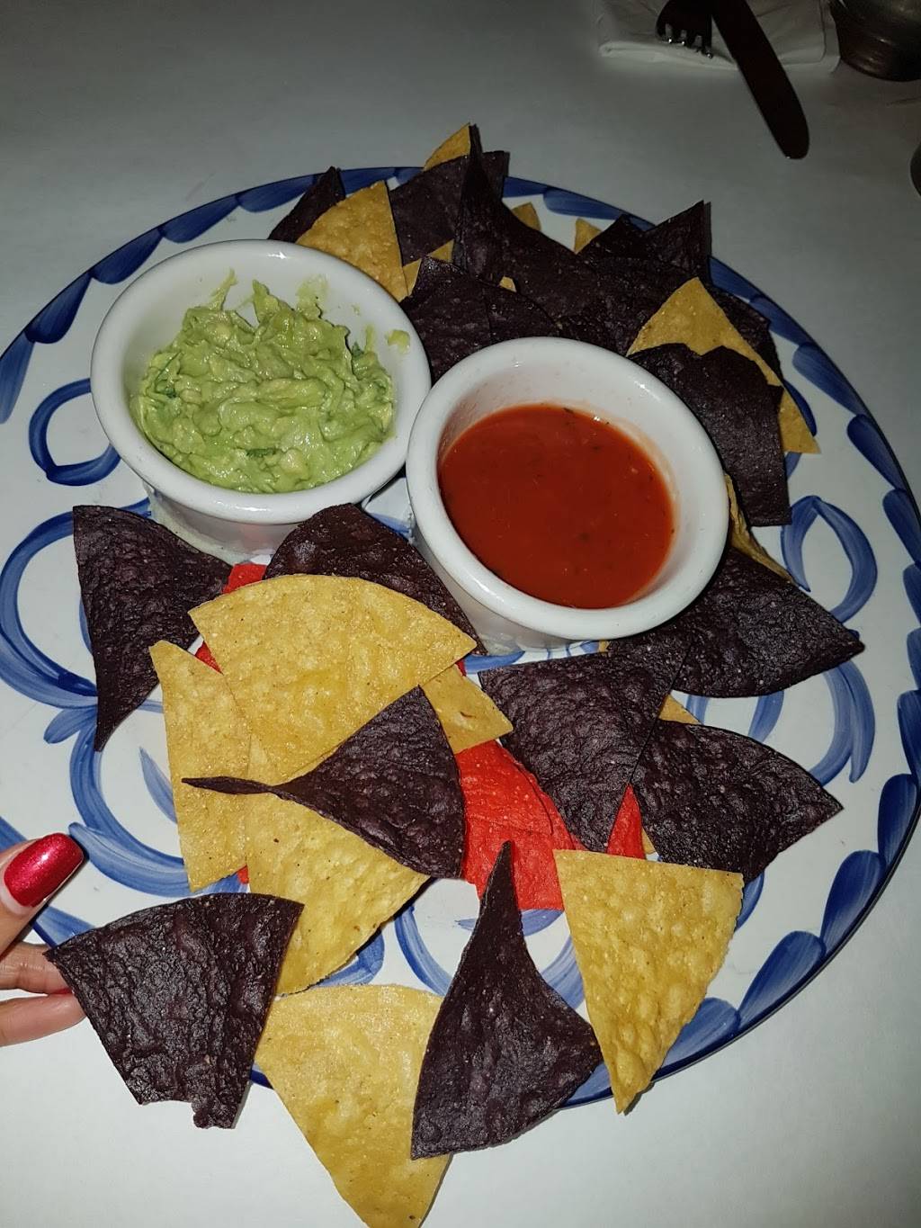 Dockside Bar & Grill | restaurant | 26 Bay St, Sag Harbor, NY 11963, USA | 6317257100 OR +1 631-725-7100