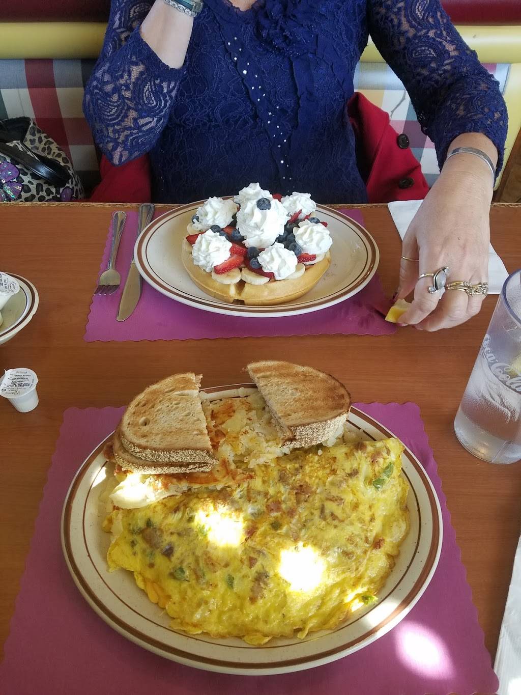 Abis Diner | restaurant | 10514 Racetrack Rd, Berlin, MD 21811, USA | 4109732139 OR +1 410-973-2139