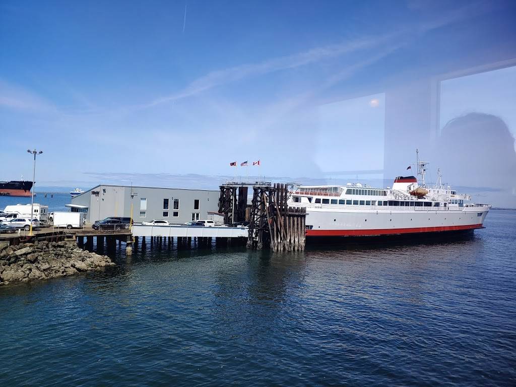 Downriggers on the Water | restaurant | 115 E Railroad Ave #207, Port Angeles, WA 98362, USA | 3604522700 OR +1 360-452-2700