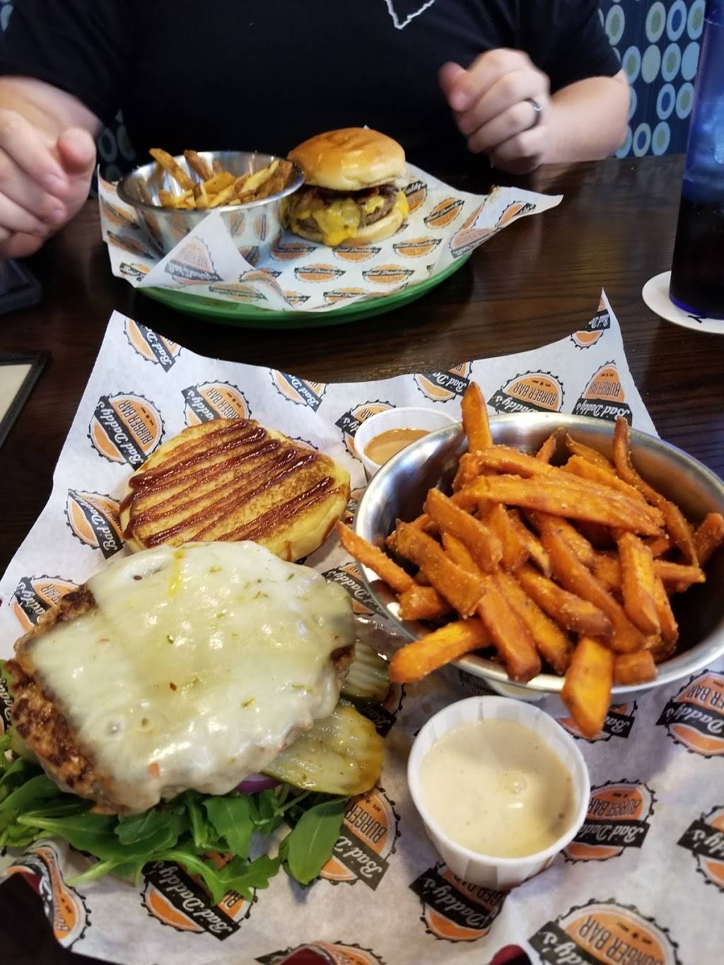 Bad Daddy’s Burger Bar | restaurant | 4623 Forest Dr Ste 4, Columbia, SC 29206, USA | 8036616318 OR +1 803-661-6318