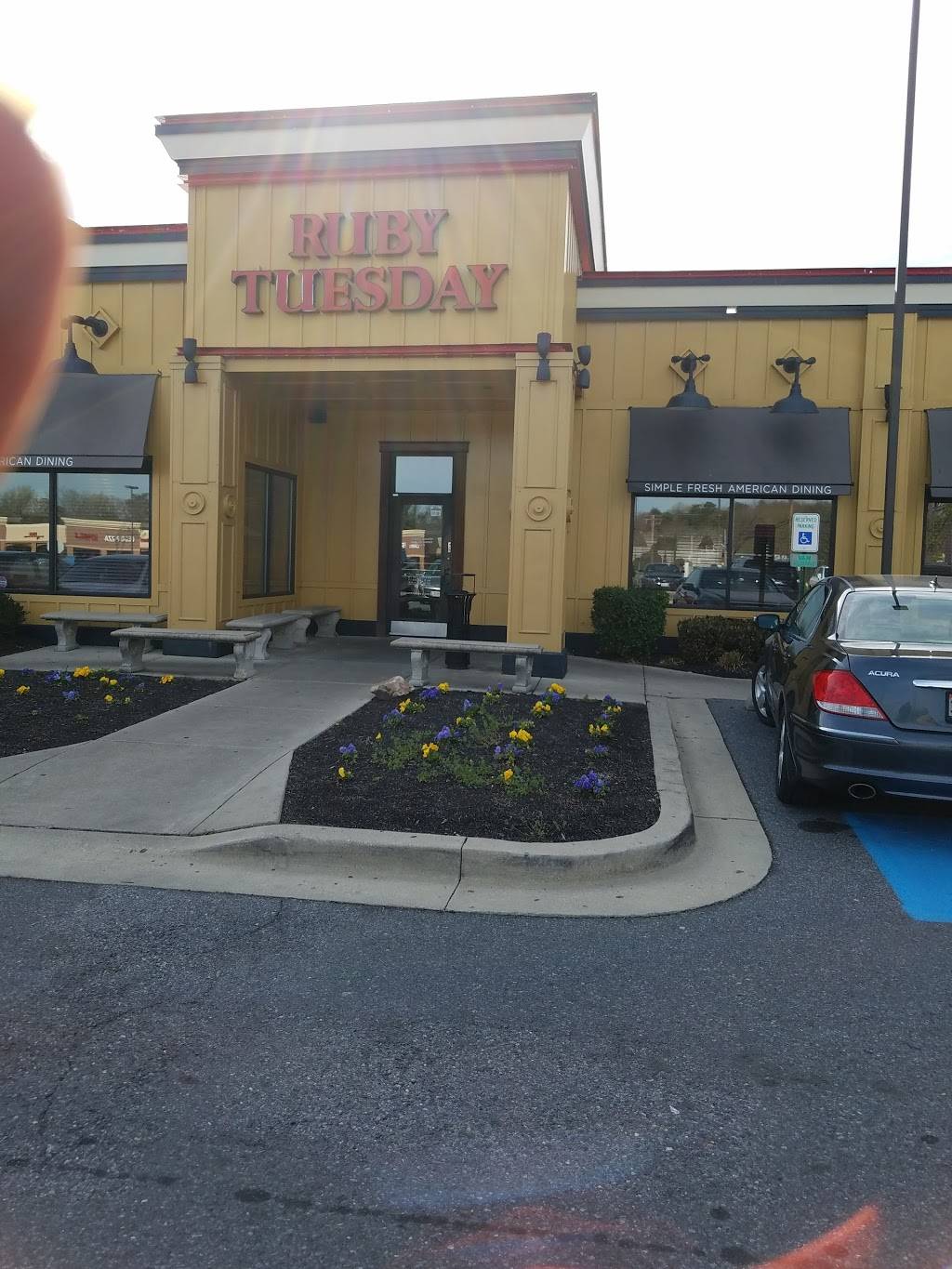 Ruby Tuesday | restaurant | 8811 Greenbelt Rd, Greenbelt, MD 20770, USA | 3015520100 OR +1 301-552-0100