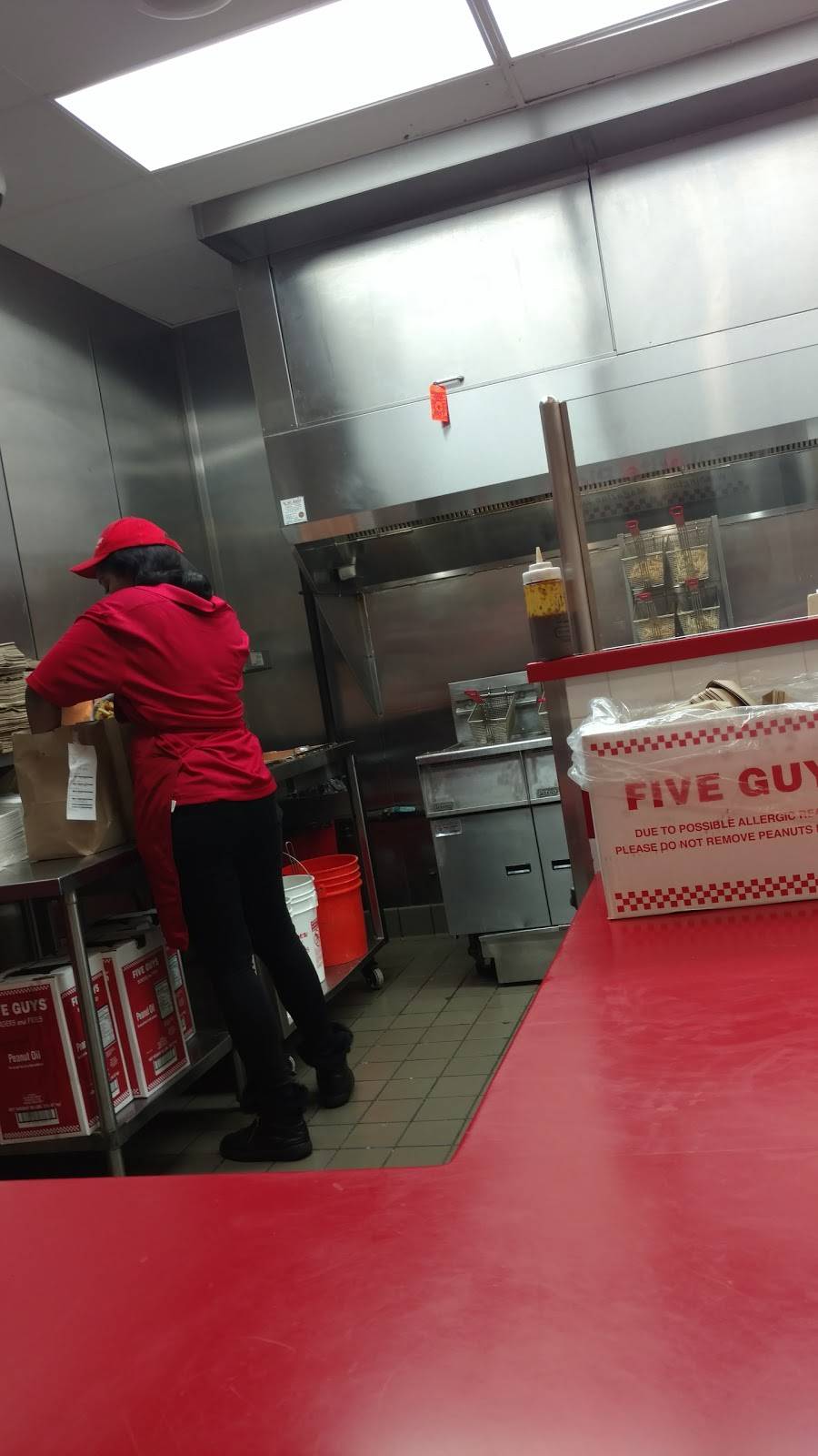 Five Guys | meal takeaway | 311 Lancaster Ave, Wayne, PA 19087, USA | 6109719300 OR +1 610-971-9300