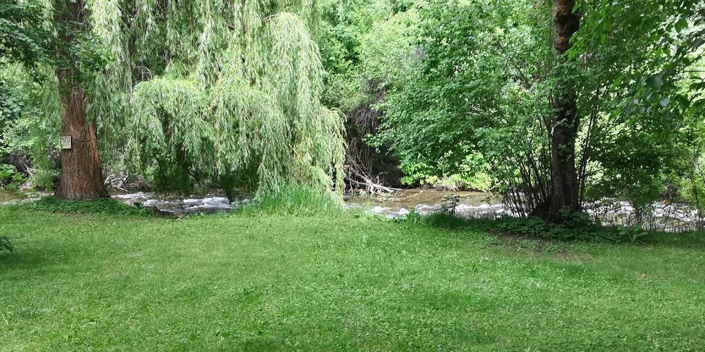 Deer Cliff Inn Restaurant | restaurant | 2016 N Deercliff Rd, Preston, ID 83263, USA | 2088520643 OR +1 208-852-0643