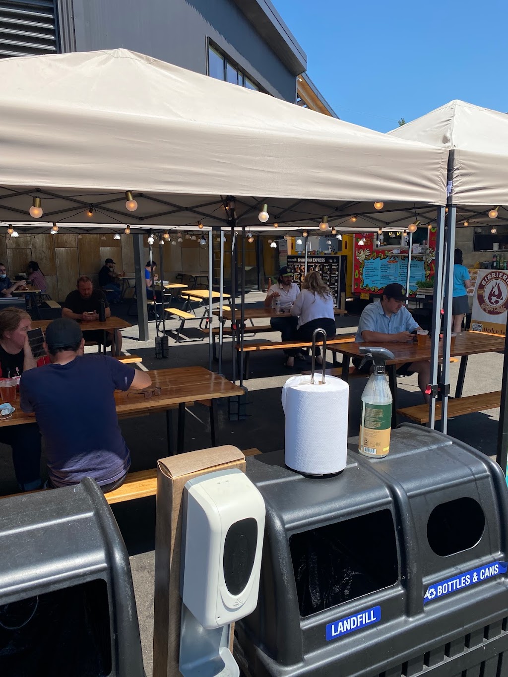 SUMMIT SHACK | restaurant | 3612 SE 82nd Ave, Portland, OR 97266, USA | 2033948383 OR +1 203-394-8383