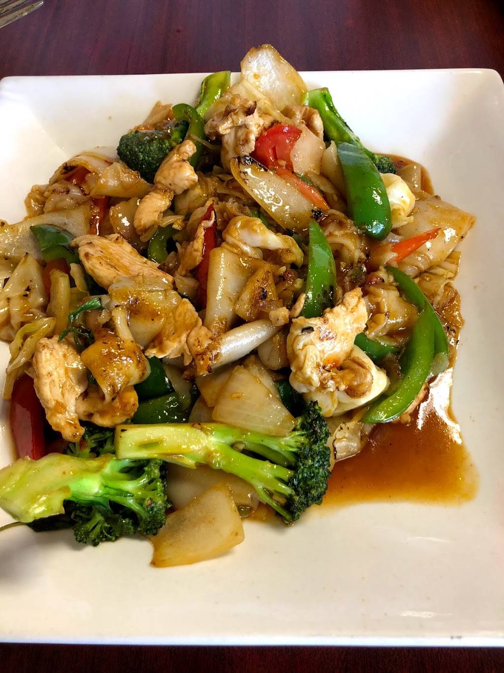 Thai Cuisine | restaurant | 23 E 16th St, Merced, CA 95340, USA | 2097249466 OR +1 209-724-9466