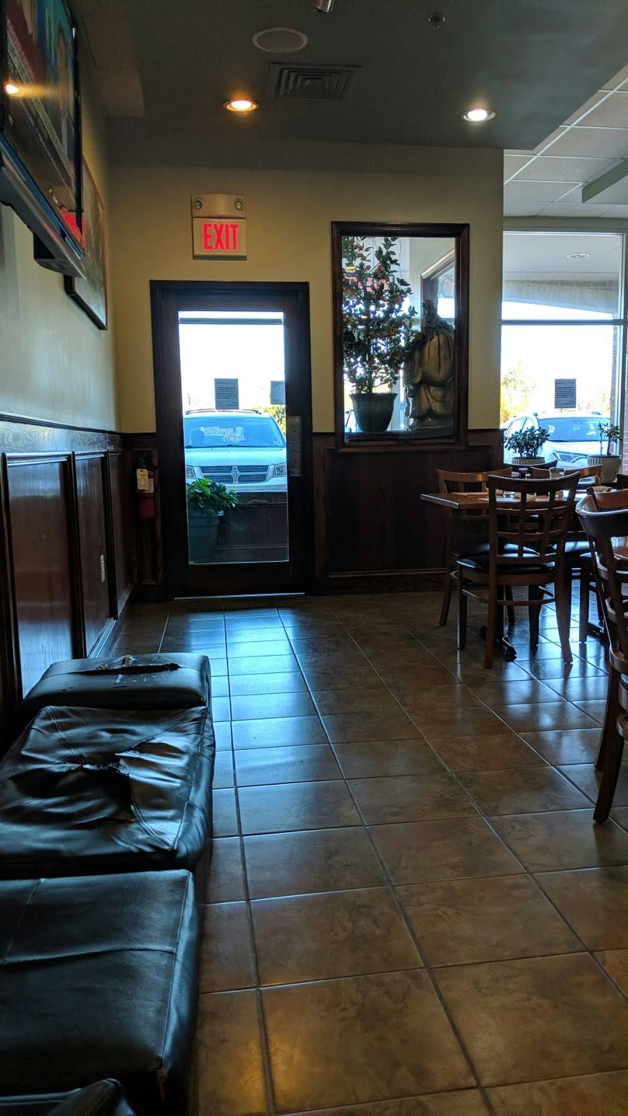 Young Chow Cafe Chinese and Thai Restaurant | restaurant | 6715 Lea Berry Way, Haymarket, VA 20169, USA | 7037532863 OR +1 703-753-2863