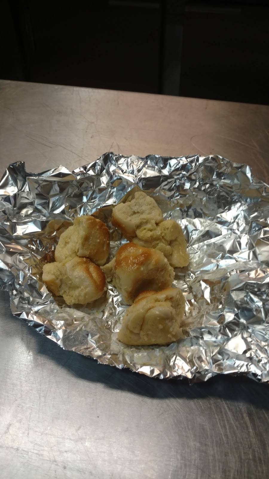 Mom & Pops Pizza | restaurant | 361 Porter Corners Rd, Porter Corners, NY 12859, USA | 5188937352 OR +1 518-893-7352