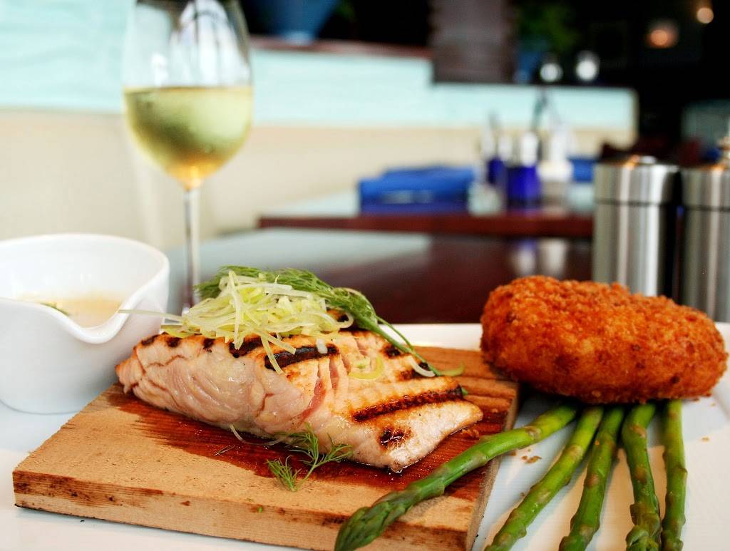 Surf Club Ocean Grille | restaurant | 5700 Atlantic Ave, Virginia Beach, VA 23451, USA | 7574255699 OR +1 757-425-5699