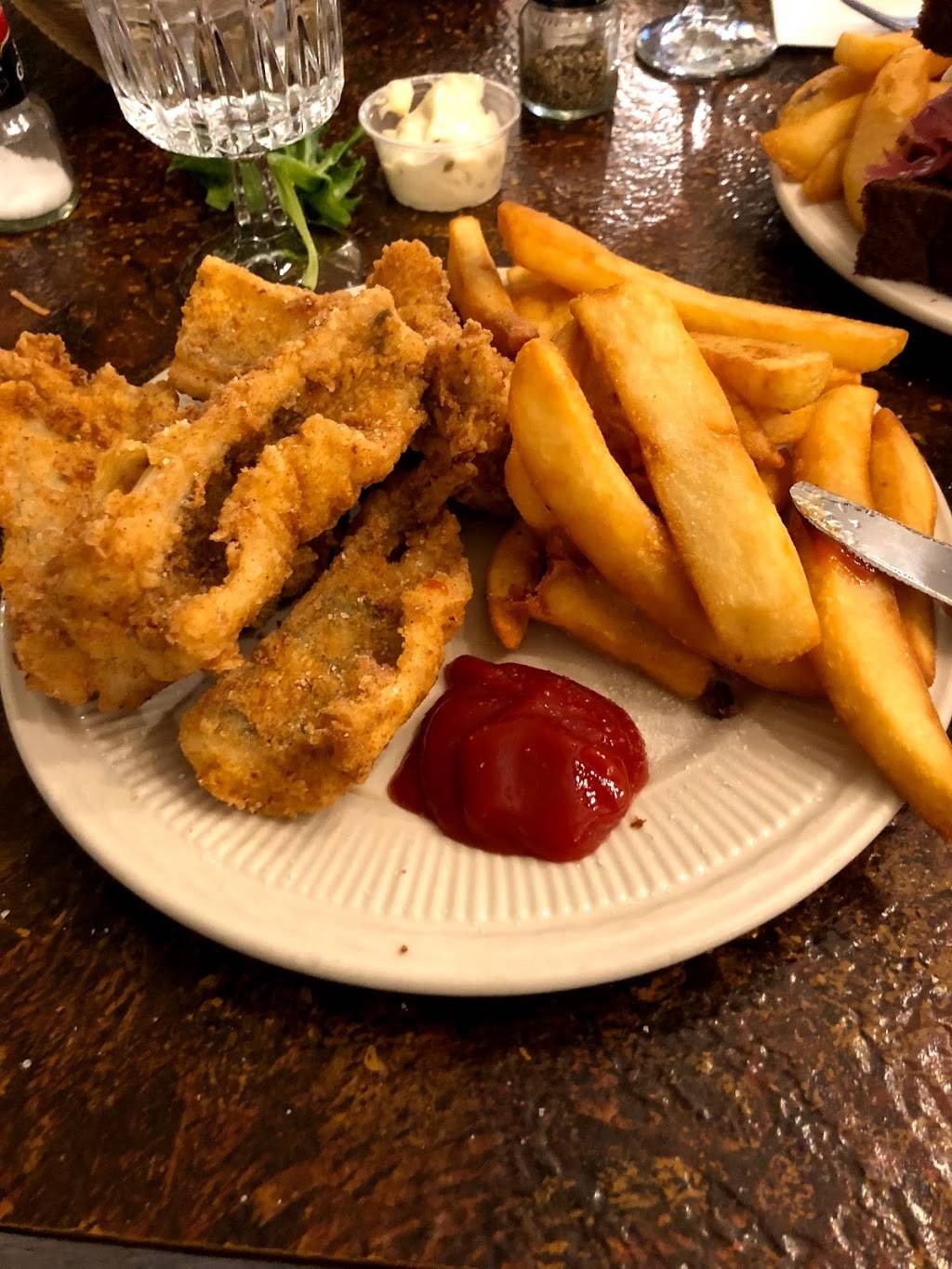 Crossbow Inn | restaurant | 11310 S Saginaw St, Grand Blanc, MI 48439, USA | 8106950720 OR +1 810-695-0720